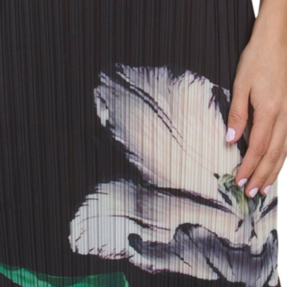 NANCY YANG Puff Sleeve Crinkled Floral Dress - Picture 4 of 4